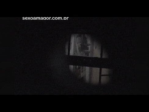 ❤️ Lourinho é secretamente filmado por um voyeur de bairro escondido atrás de tijolos ocos ️ Porno em pt-br.serviporno.ru ﹏
